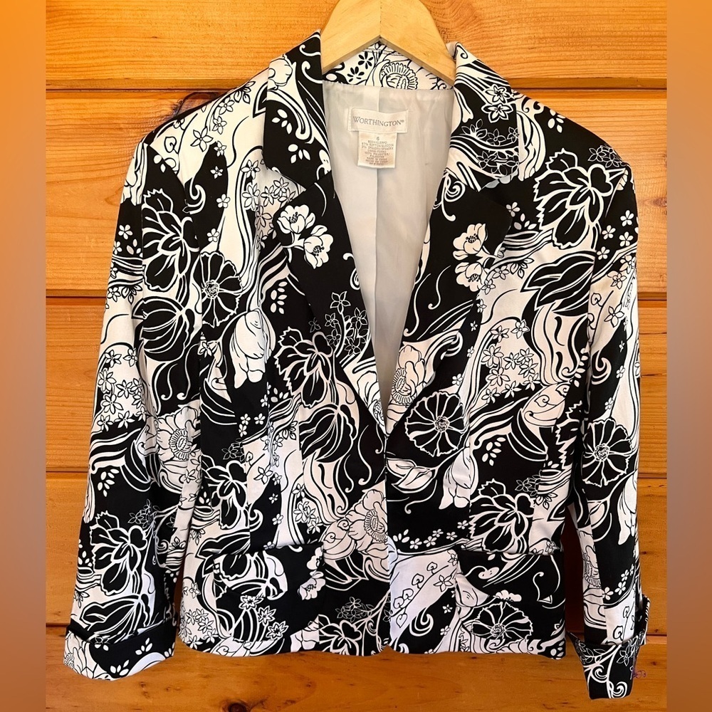 Worthington Size 6 Black White Floral Short Lined Jacket Art Women.